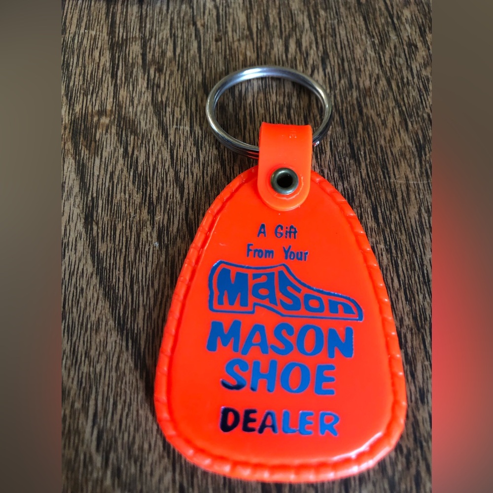 Vintage Advertising Keychain- Mason Shoe Dealer